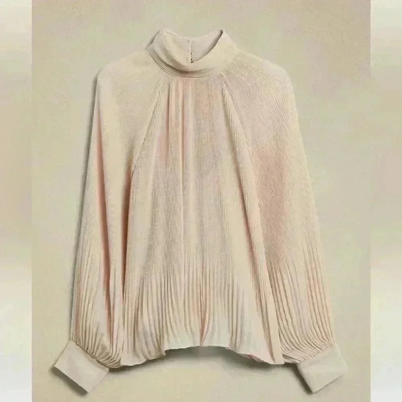 Banana Republic PLEATED VOLUME-SLEEVE BLOUSE - Picture 4 of 4
